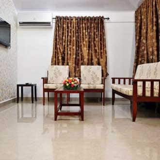 Waters Edge Apartment, Kochi 3